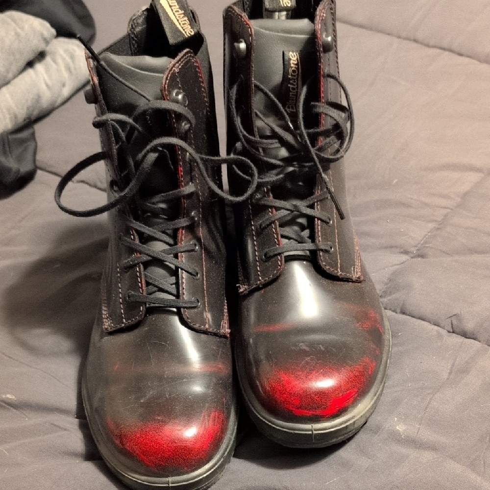 Women's Blundstone Boots - Fun Burgundy Color, Size 11